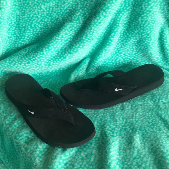 Nike Shoes - Nike flip flops